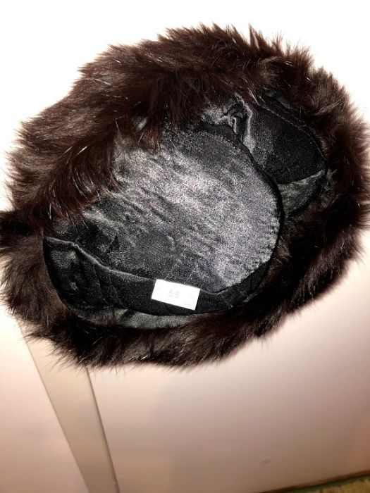 Vand Haina NOUA din blana vizon + vulpe; caciula NOUA din blana vulpe