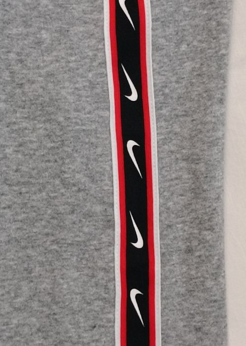 Nike NSW Repeat Logo Hoodie оригинално горнище ръст 147-158см Найк