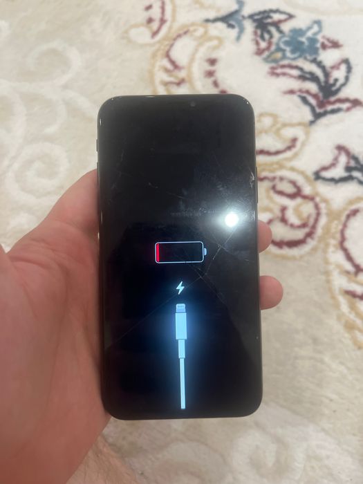 Продам iPhone X / 64Gb / FaceID