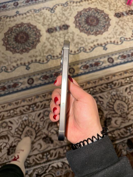 iPhone 15 Pro в идеальном состоянии