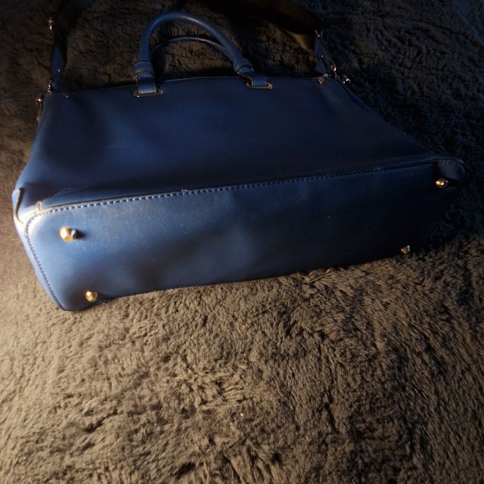 Geanta albastra elegata