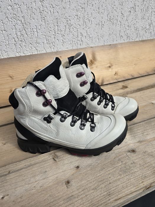 Vând bocanci ECCO Biom Hike nr. 38