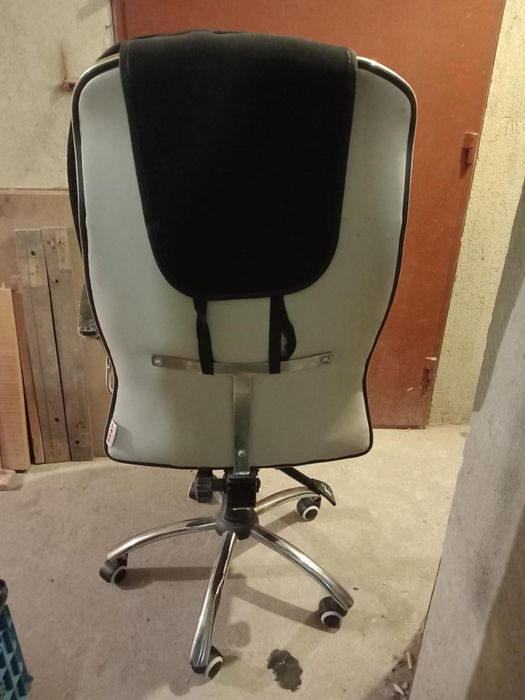 Стол на колелца