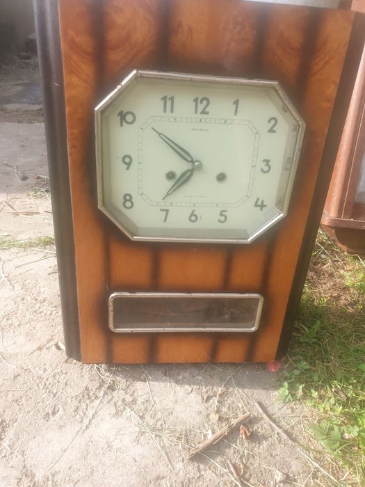 Ceas vechi de perete.