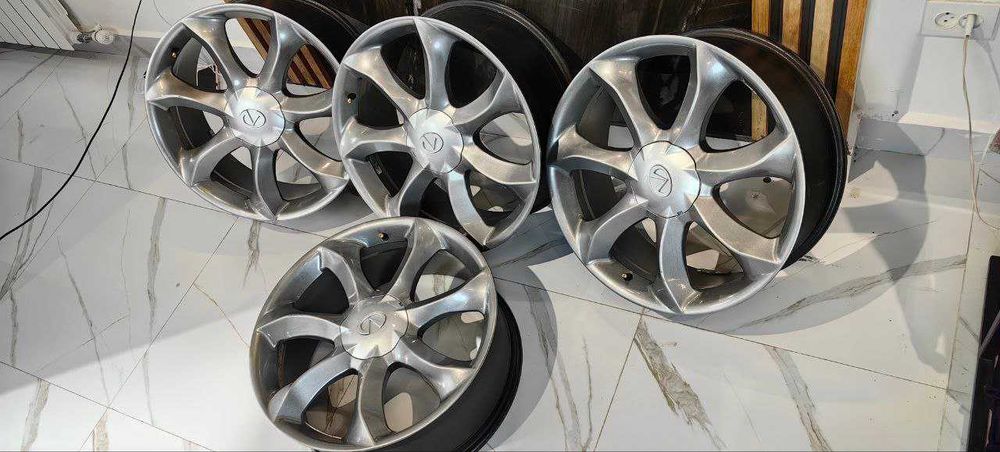 Диски 20 дюймов с резиной