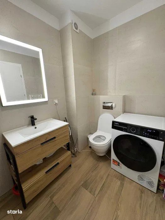 Apartament 3 camere , de 56mp plus 12mp balcon zona : Eroilor
