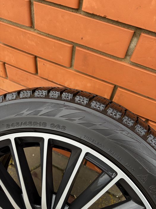 Комплект дисков с резиной Mersedes AMG