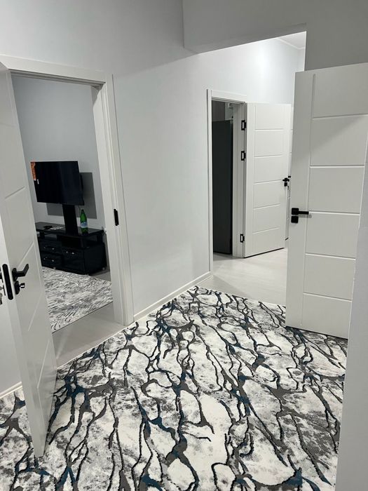 сдаю 2х комнатную квартиру  в новостройке вся укомплектованна !