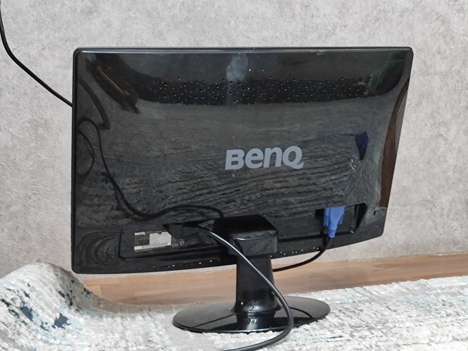 Монитор 18.5 +/-  BenQ
