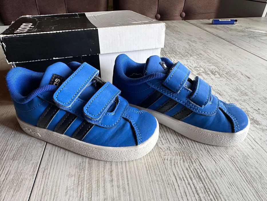 Маратонки Адидас 22 номер