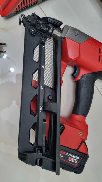 Pistol cuie Milwaukee M18 CN16GA