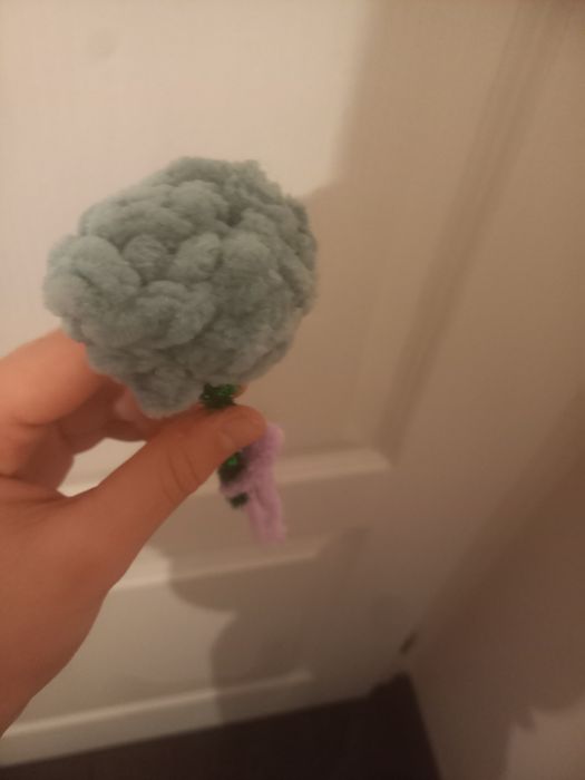 Ръчно плетено цвете с любов за някой които обичаш:)