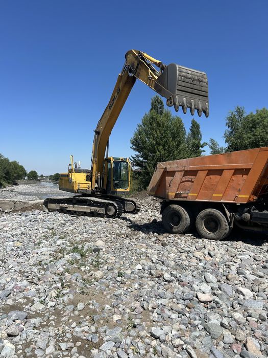 Спец техника погрузщик камаз