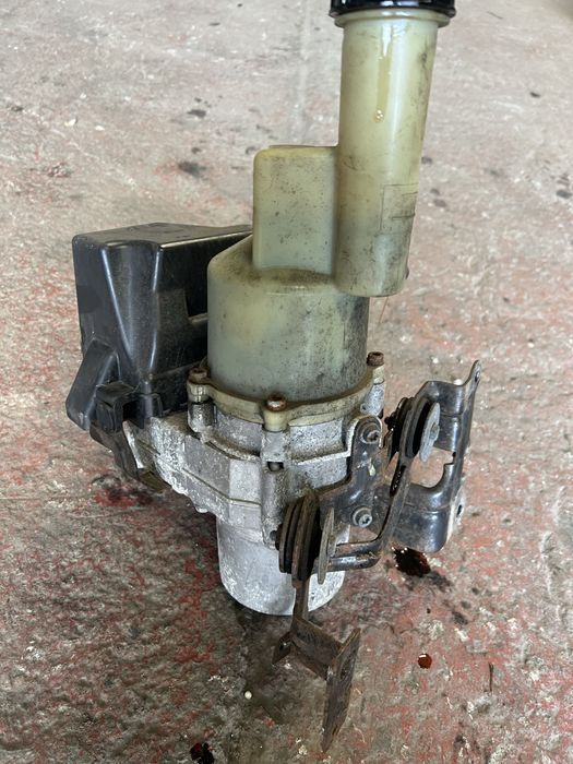 Pompa servidirectie electrica