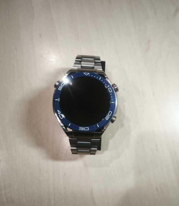 HUAWEI WATCH Ultimate
Аморфен метал1 | Професионален спорт | 100м гмур