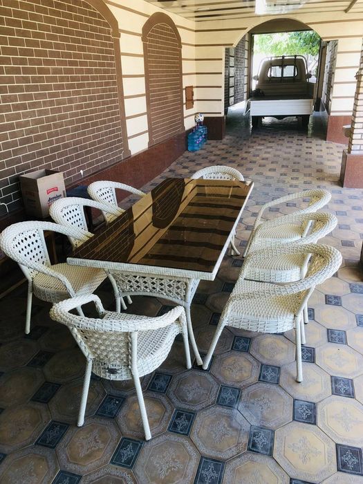 RATAN TOʻQIMA stol sutullar