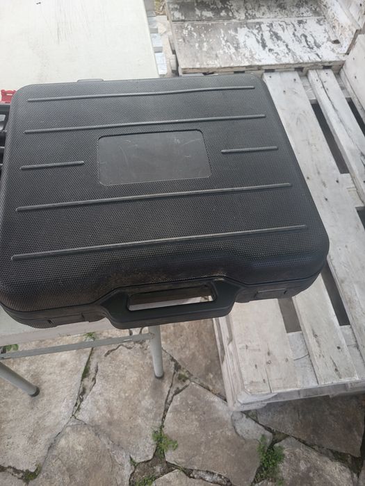 Сателитна чиния за каравана