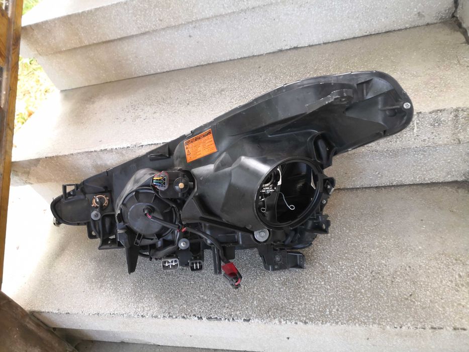 Фар Citroen C4 Aircross Xenon D2S десен/Фар Ситроен Ц4 Оригинален гр ...