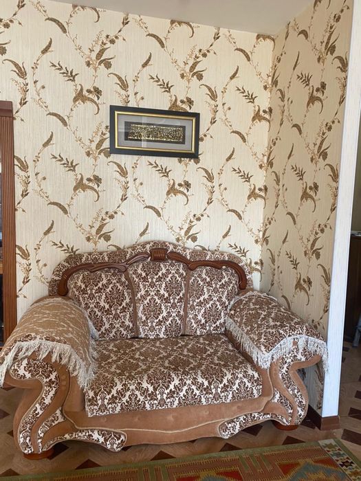 Диван и два кресла