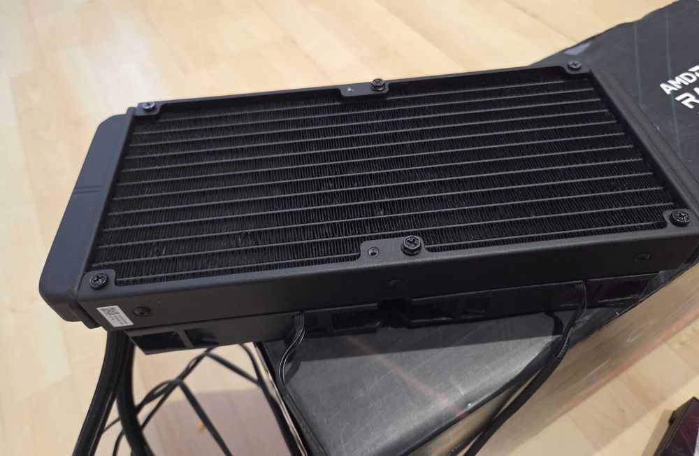 Уникат: ASUS ROG Strix LC RX 6900 XT – Водно охлаждане