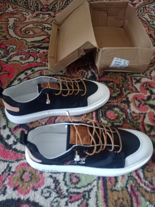 Продам Кроссовки кеды