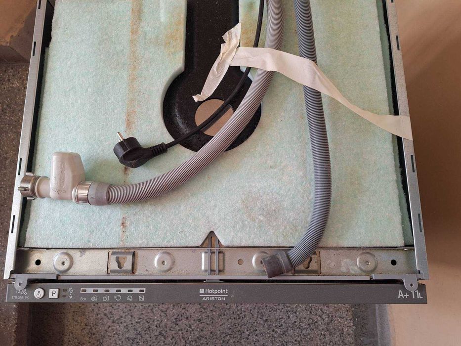Вградена съдомиялна Hotpoint-Ariston LTB 6B019 C – за ремонт