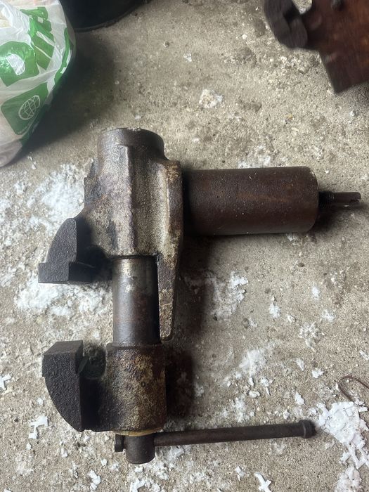 Продам тиски СССР