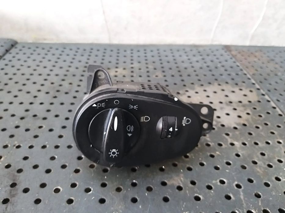 Bloc lumini ford focus 1 daw dbw 98ag13a024ch