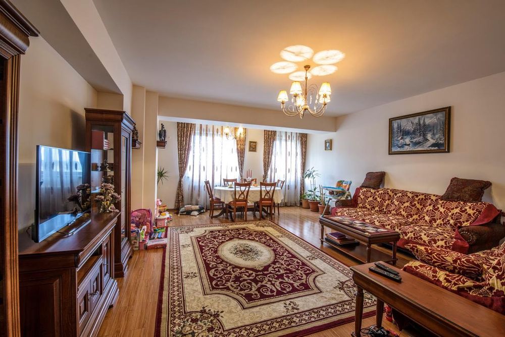 Proprietar vand apartament Unic în Cartierul Latin | 3 camere,  2 bai (126,11 mp) | Mobilat Lemn Masiv | Parcare Subterană 11,52 mp + Boxă 8,37 mp