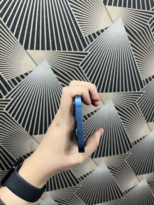 Продам 13 iphone