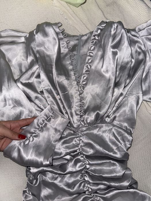 платье ОБТЯГ супер! Серебро