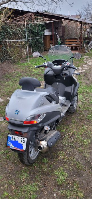 Piaggio mp3 400ie LT an 2010, se conduce cu categoria B