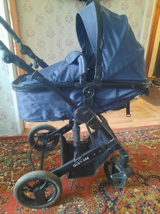 Хорошая коляска срочно продам