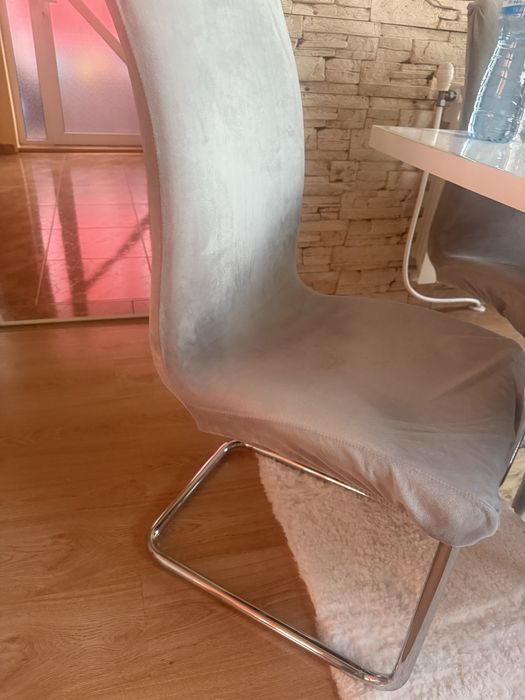 Трапезни столове