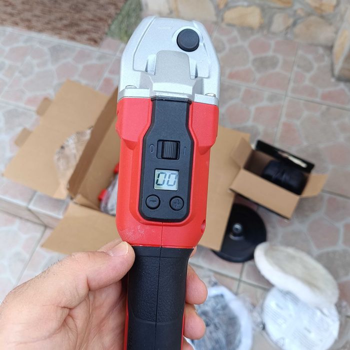 Акумулаторна полираща машина EINHELL