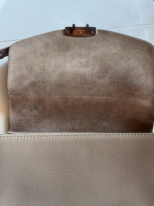 Furla чанта бежова телесен цвят