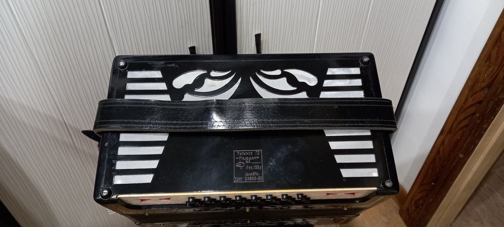 Гармонь "Тульская 301", тональность ДО# мажор.