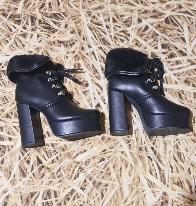 Дамски боти с масивен ток и платформа,с връзки. N36 / НОВИ  /