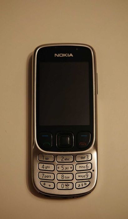 Телефон Nokia 6303c - Silver Edition (неразличим от нов)