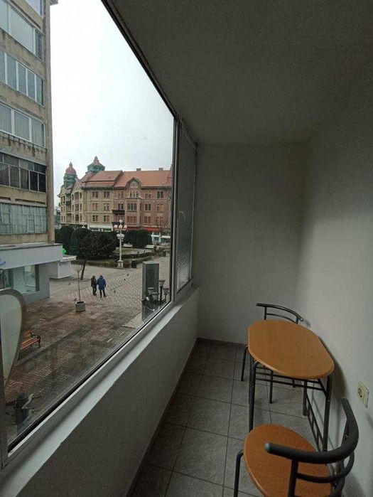 Inchiriez apartament 2 camere Piata Victoriei
