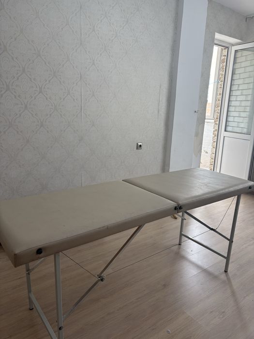 Продам кушетку в отличном состояний