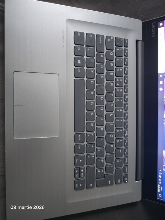 Laptop Lenovo AMD A12 8GB RAM SSD 1 tera GB stare foarte bună