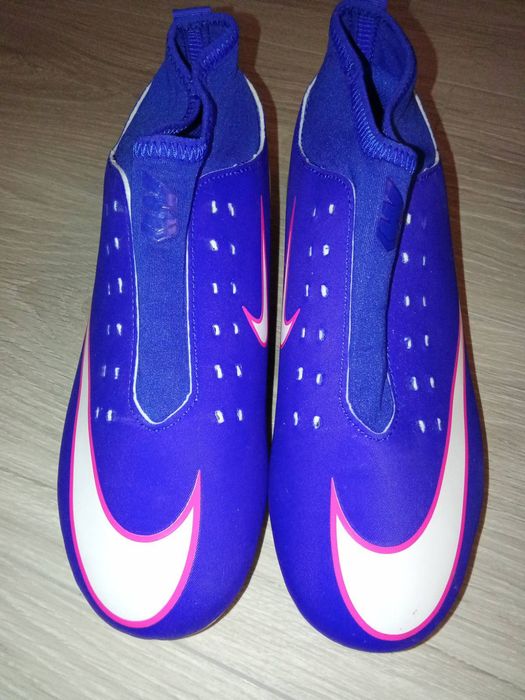 Бутонки за футбол nike mercurial