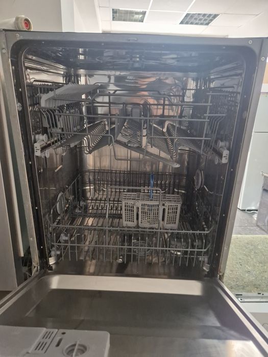 Съдомиялна за вграждане Whirlpool A++ 12 комплекта