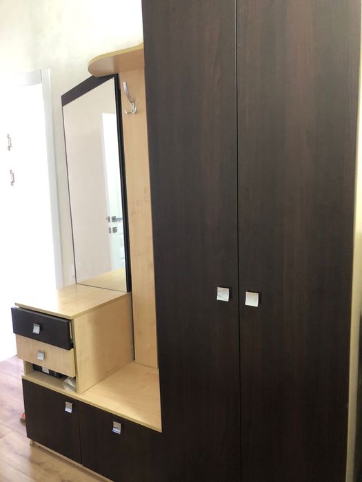 Продается шкаф бля прихожей