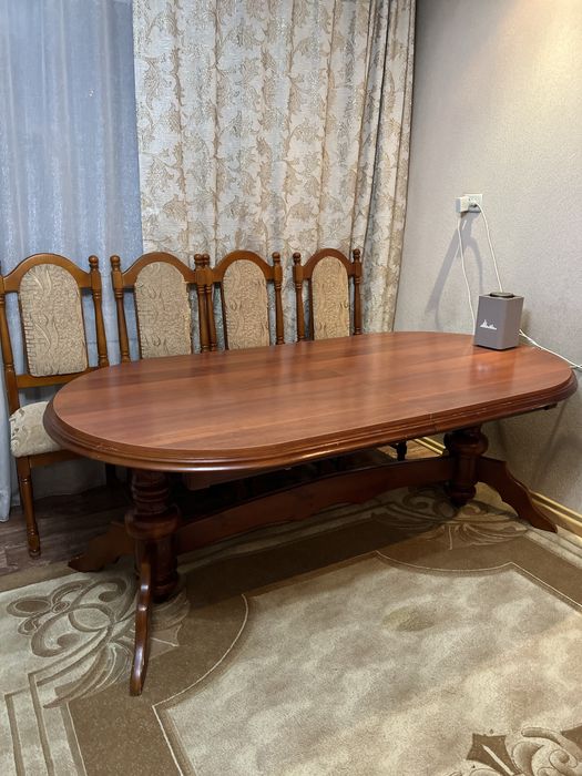 Продается стол со стульями