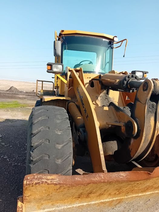 Продается погрузчик 3куб нахолится в отлич