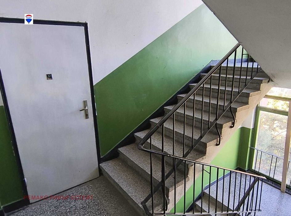 Продава се Тристаен апартамент в Русе, Родина 2 - 80 кв.м за 988 €/кв.м - Снимка #14