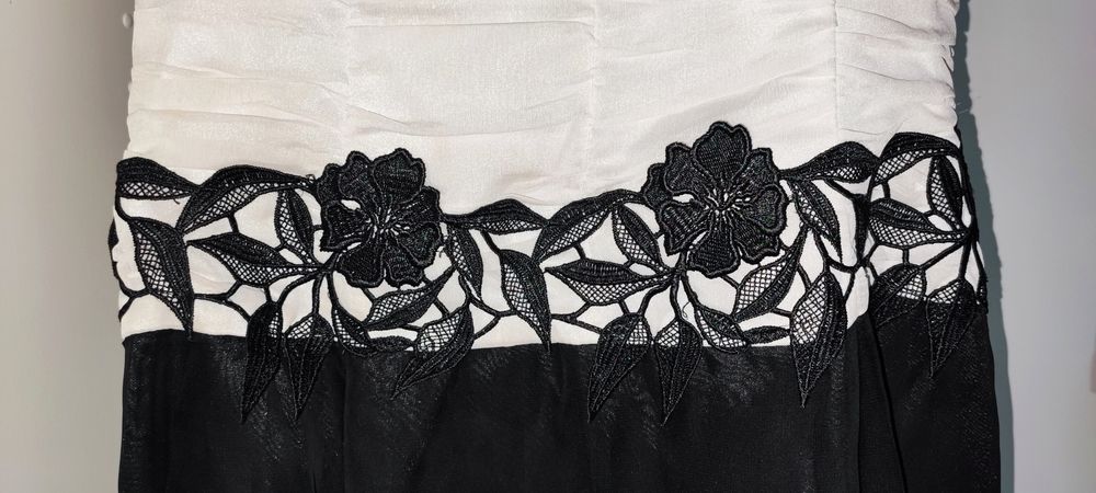 Rochie alb -negru