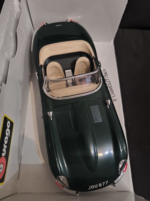 Jaguar E Cabriolet 1961 1/18 Burago Italy